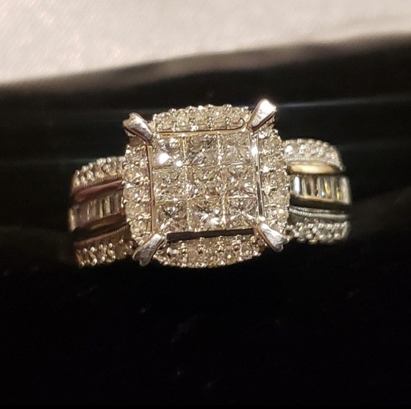 Zales Jewelry - Amazing♥️ 10k gold diamond wedding ring